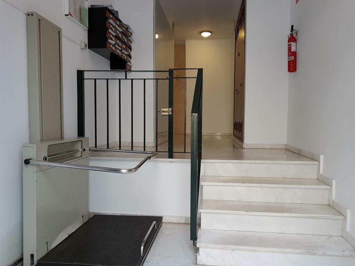 Sherryflat Paralejo 10 - Parking Jerez de la Frontera Exterior photo